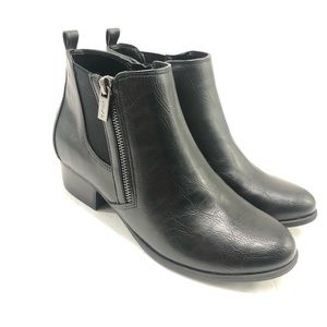Unisa Black Ankle Bootie